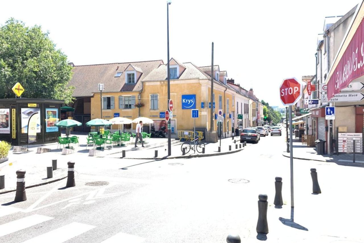 M8 Le Vieux Massyrer600Morly20 Minnetflixneuf Massy  Exteriér fotografie